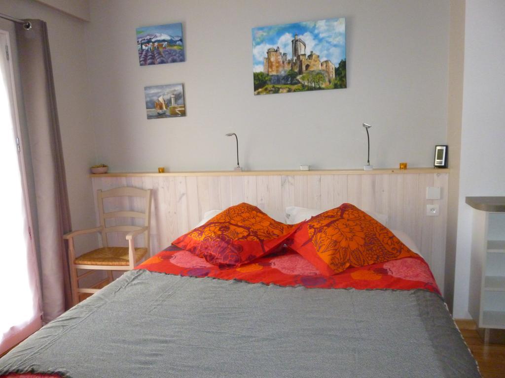 Aux Blanches Pierres Apartment Fumel ภายนอก รูปภาพ